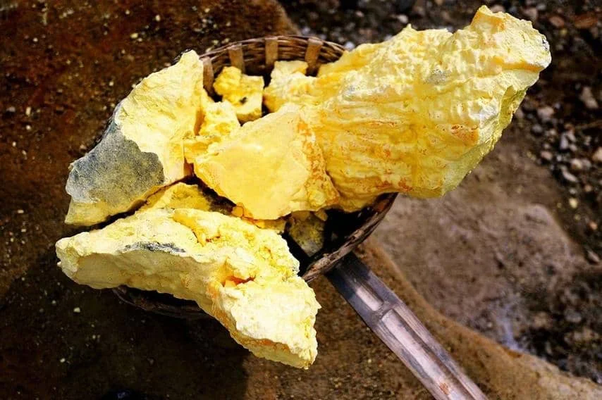 smell sulfur